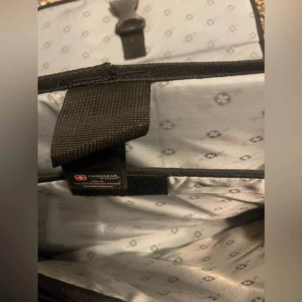 Swissgear Briefcase with shoulder strap